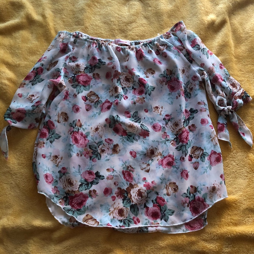 Junior’s top